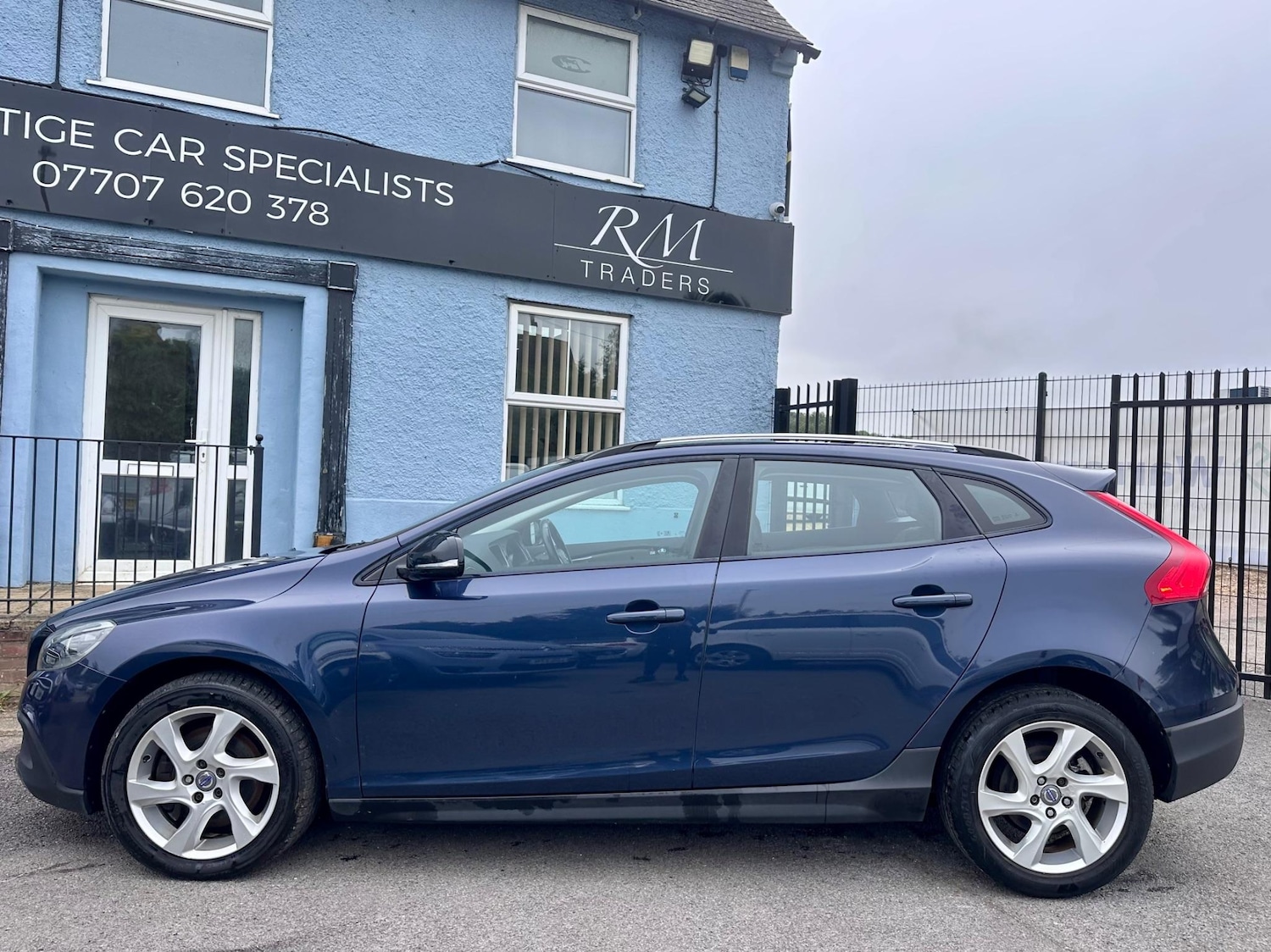 Used Volvo V40 2014 for sale - 77460520: Photo 8