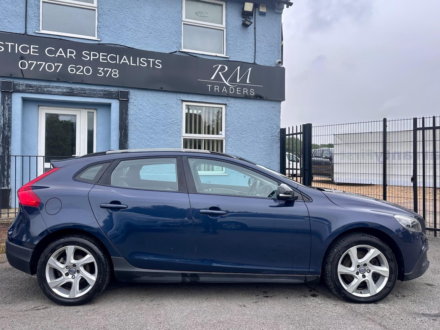 Used Volvo V40 2014 for sale - 77460520: Photo 9