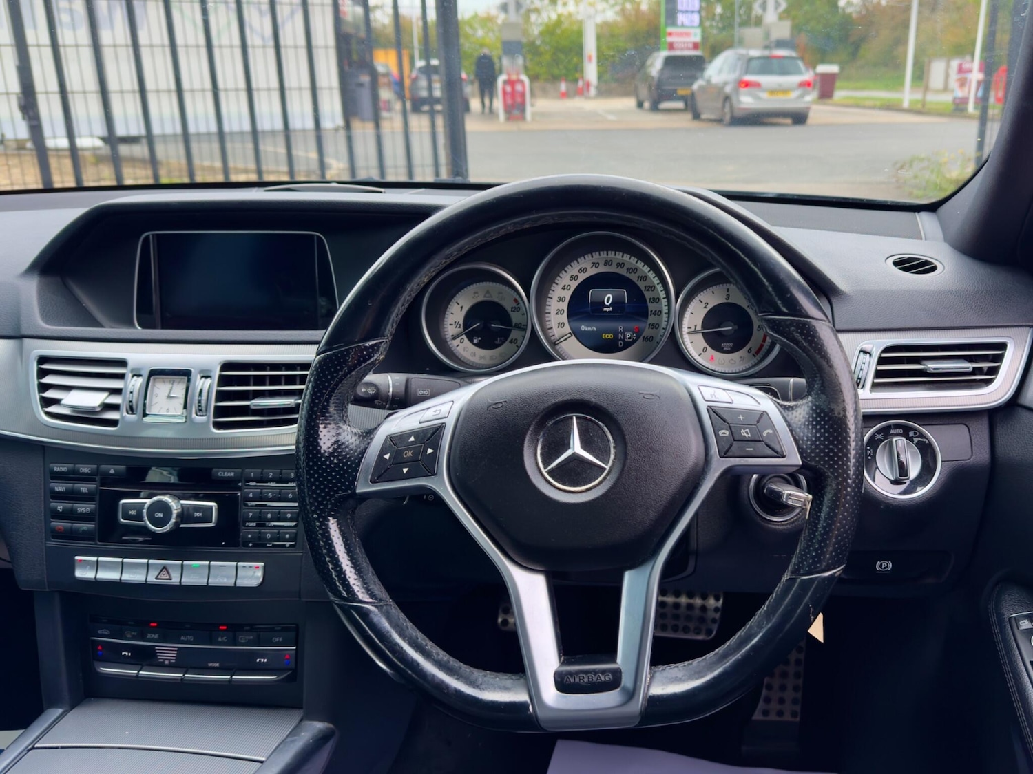 Used Mercedes-Benz E Class 2013 for sale - 76136092: Photo 23