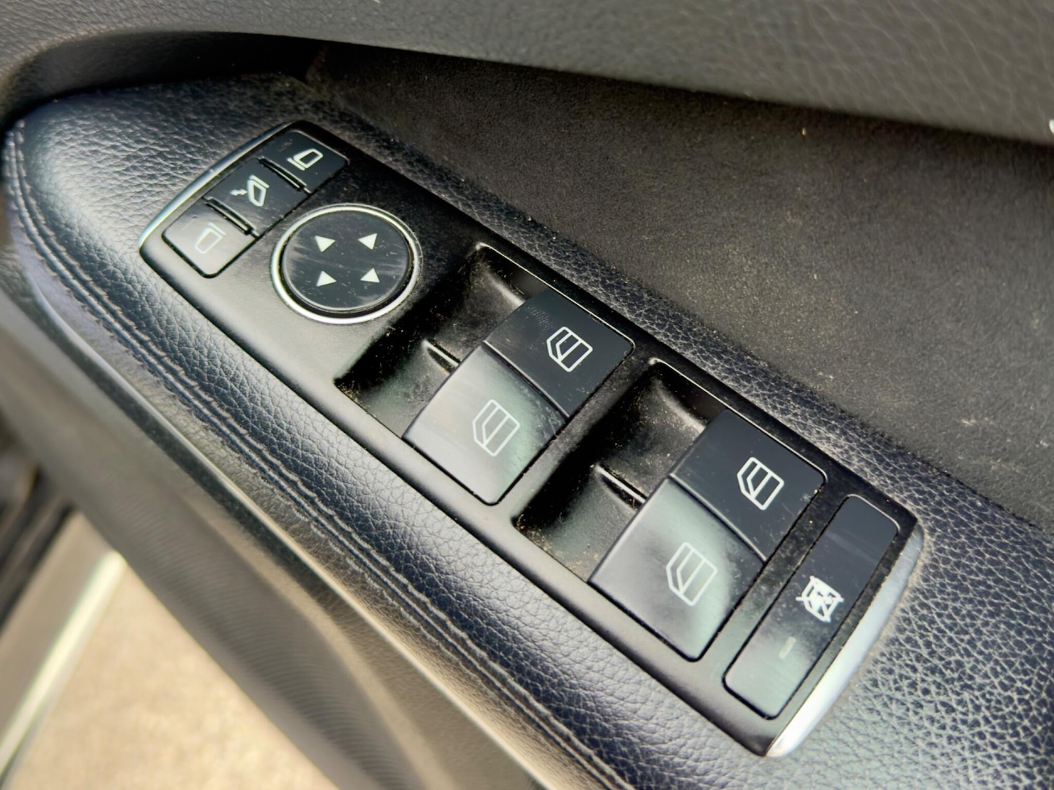 Used Mercedes-Benz E Class 2013 for sale - 76136092: Photo 27