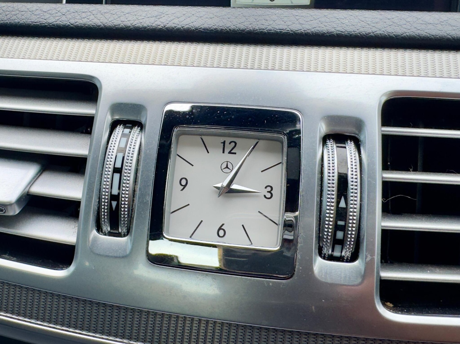 Used Mercedes-Benz E Class 2013 for sale - 76136092: Photo 33