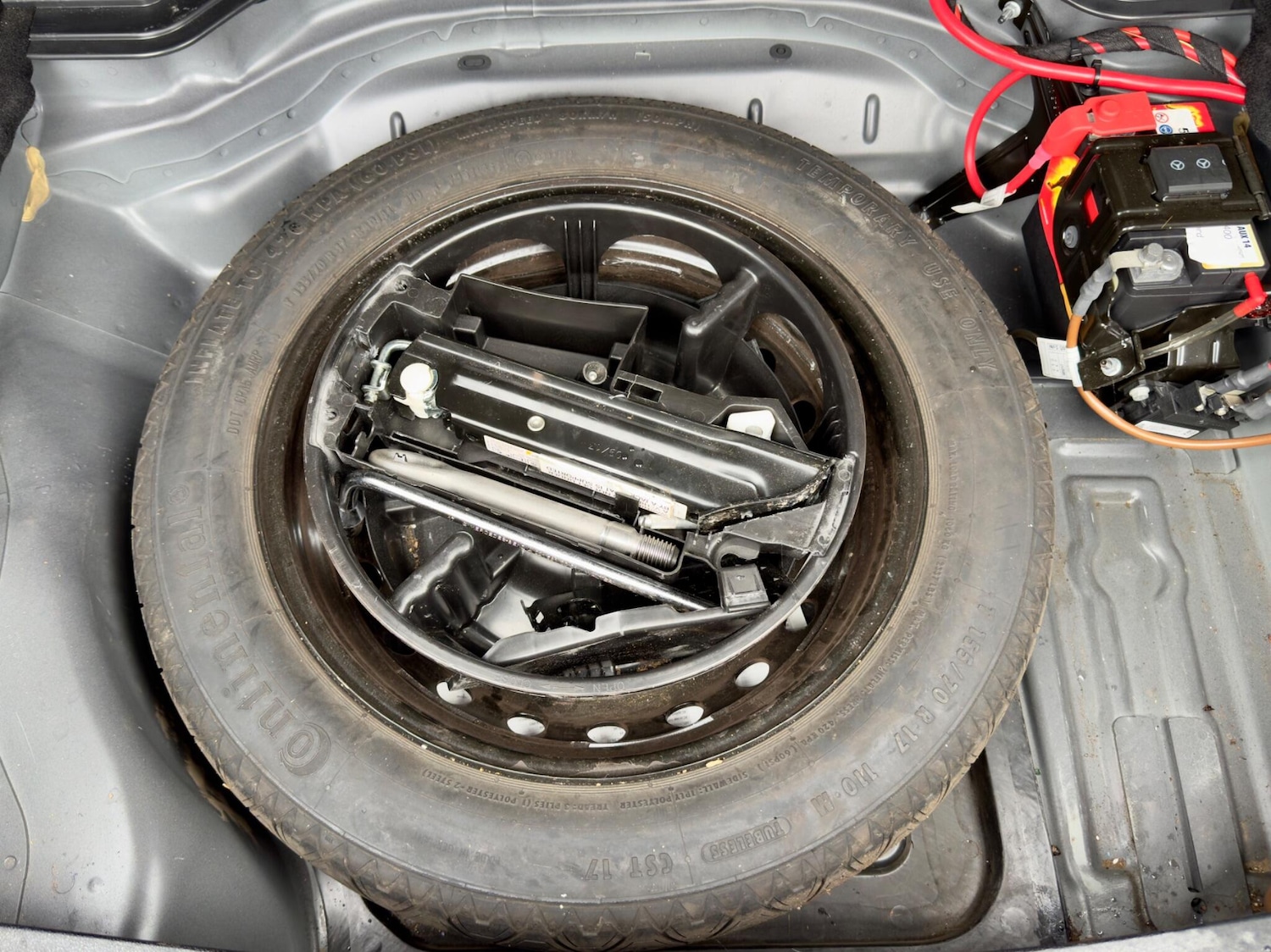 Used Mercedes-Benz E Class 2013 for sale - 76136092: Photo 43