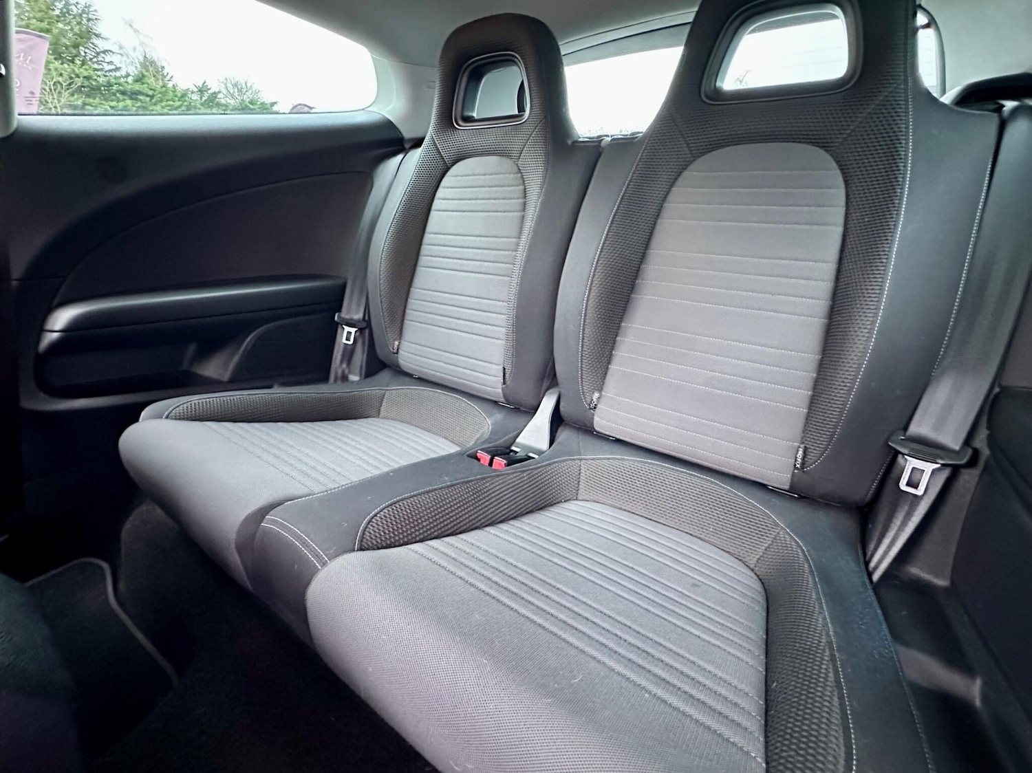 Used Volkswagen Scirocco 2011 for sale - 77460530: Photo 21