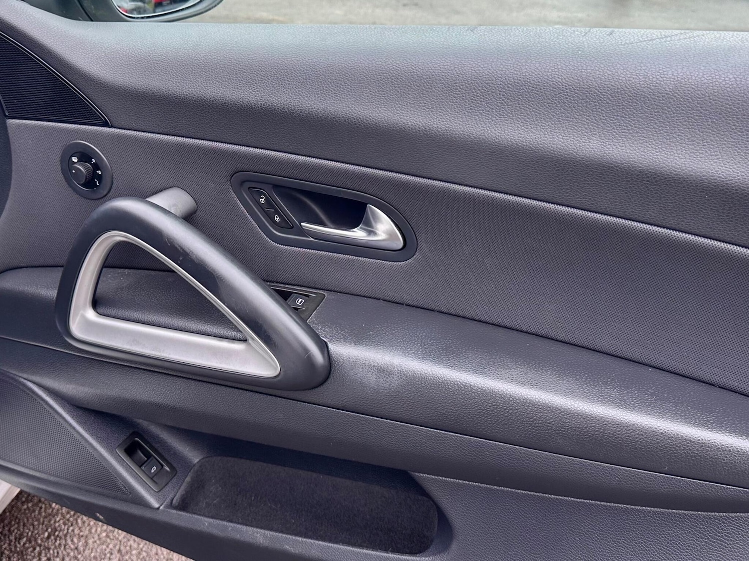 Used Volkswagen Scirocco 2011 for sale - 77460530: Photo 27