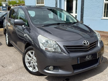 (10) - 2.0 D-4D T Spirit Euro 4 5dr