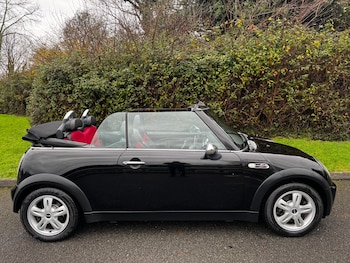 Used MINI Convertible 2004 for sale - 76946844: Photo
