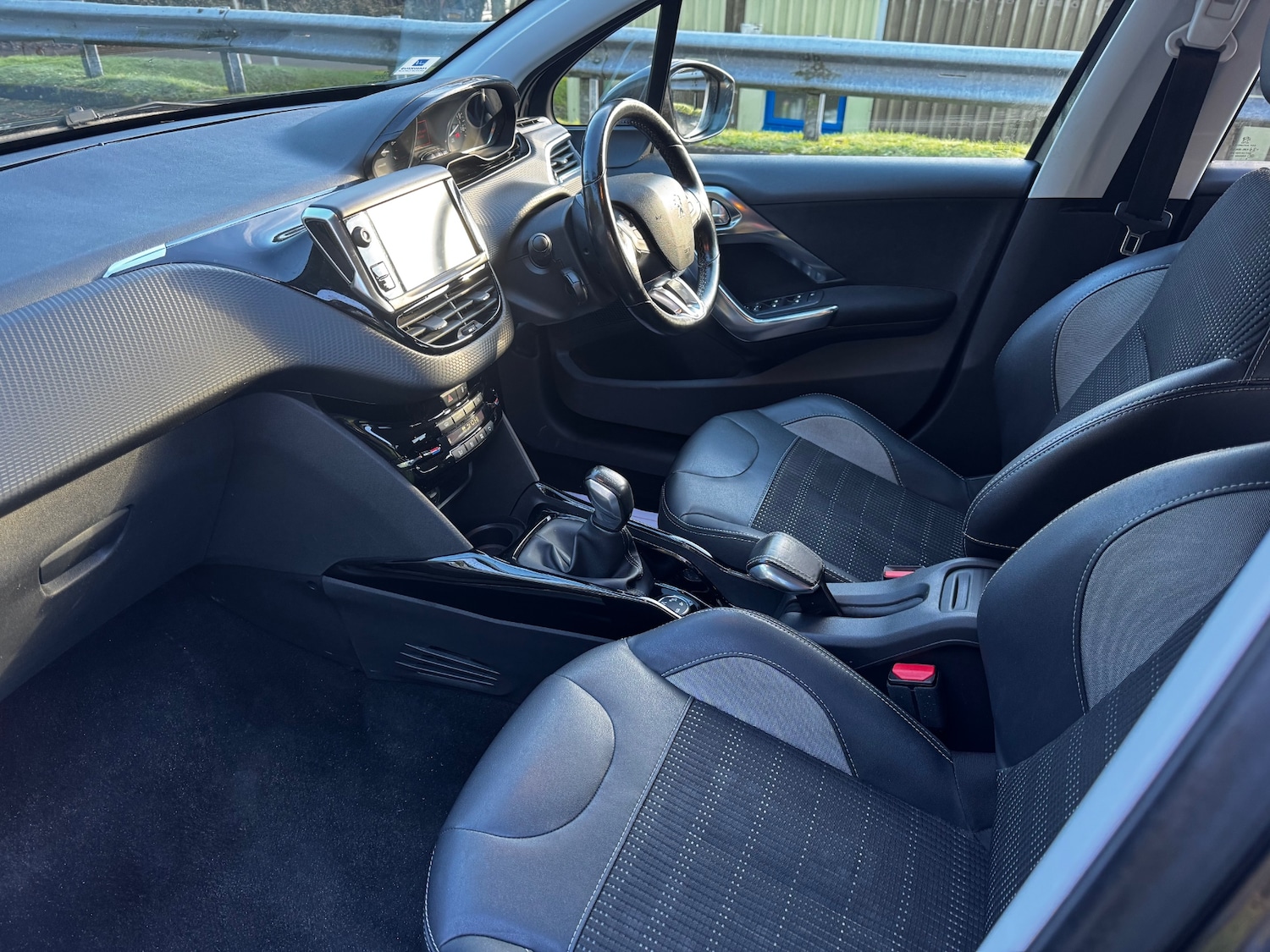 Used Peugeot 2008 2017 for sale - 77234484: Photo 14