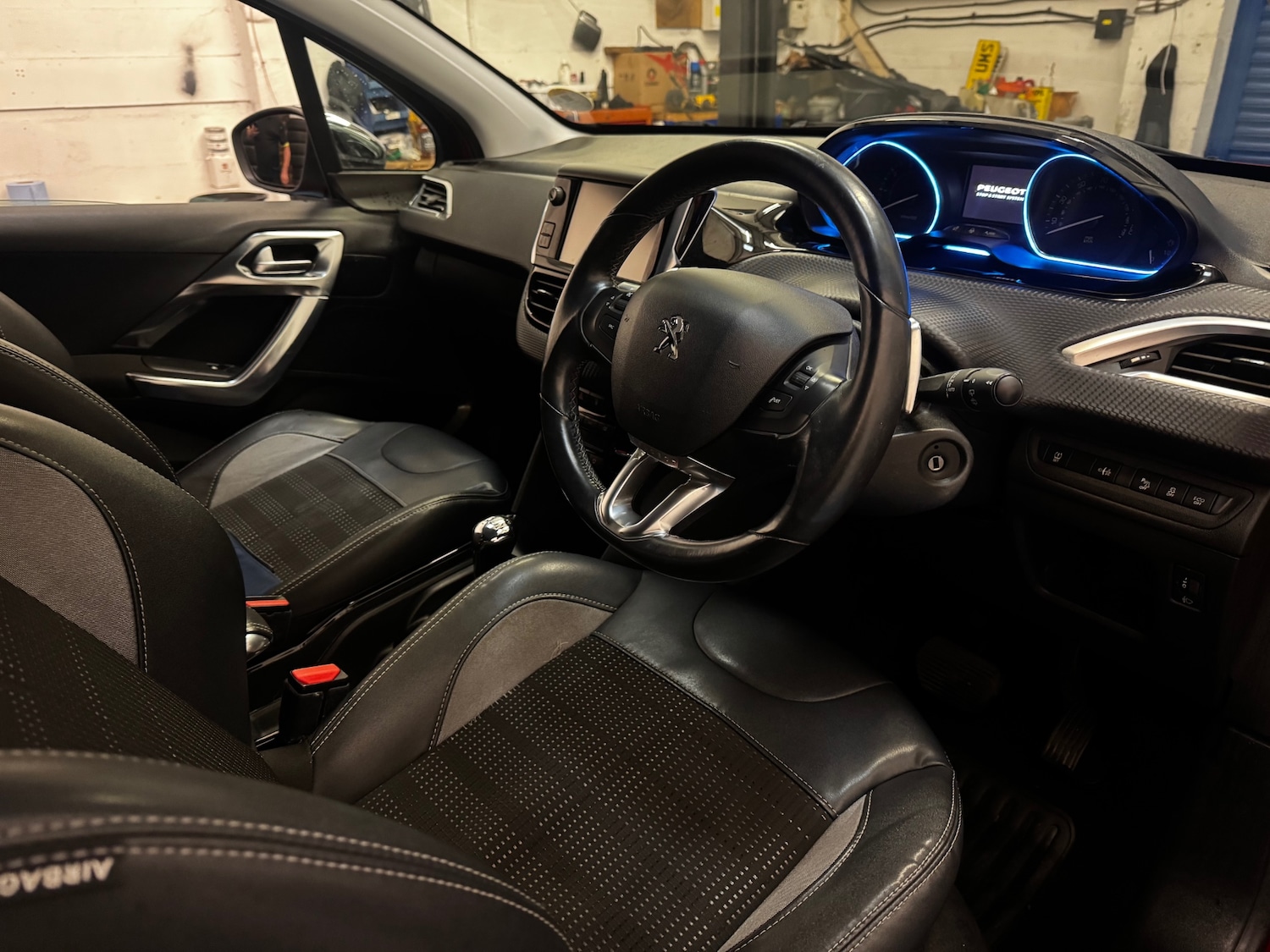 Used Peugeot 2008 2015 for sale - 76719494: Photo 3