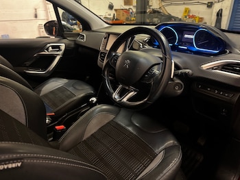 Used Peugeot 2008 2015 for sale - 76719494: Photo