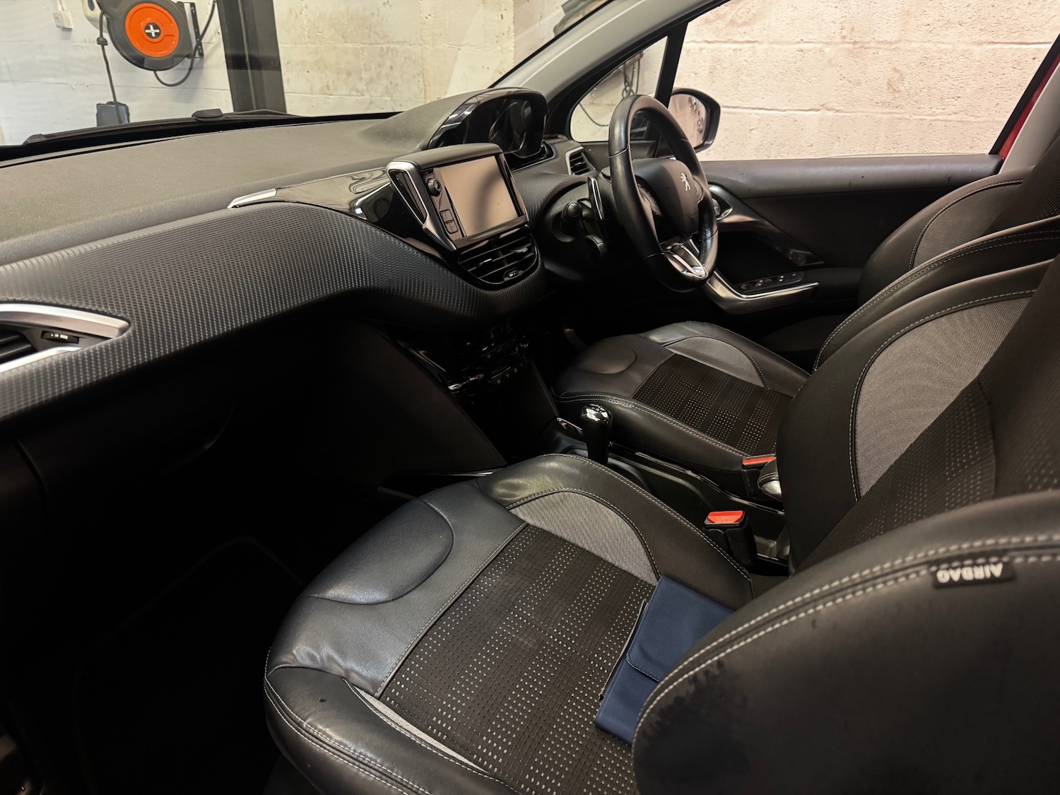 Used Peugeot 2008 2015 for sale - 76719494: Photo 4