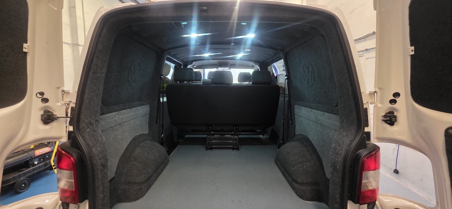 Used Volkswagen Transporter 2014 for sale - 77715171: Photo 8