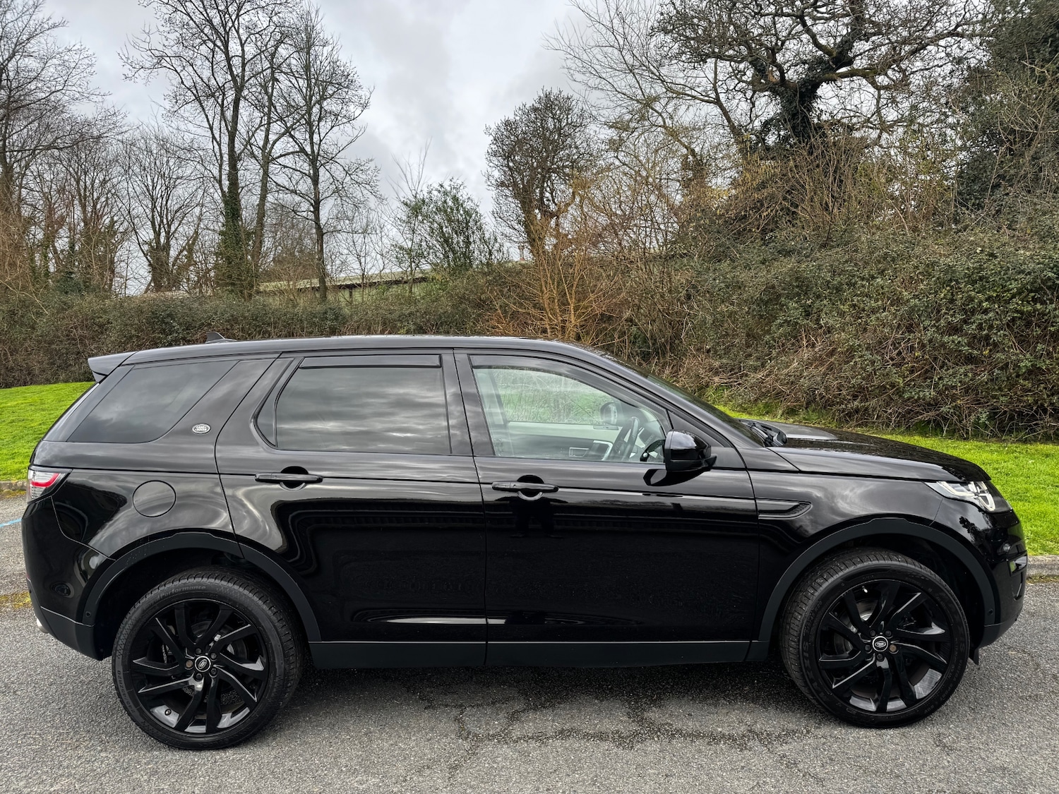 Used Land Rover Discovery Sport 2015 for sale - 77812796: Photo 2