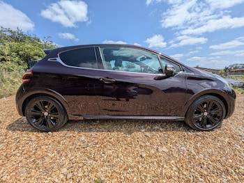 Used Peugeot 208 2015 for sale - 74922531: Photo