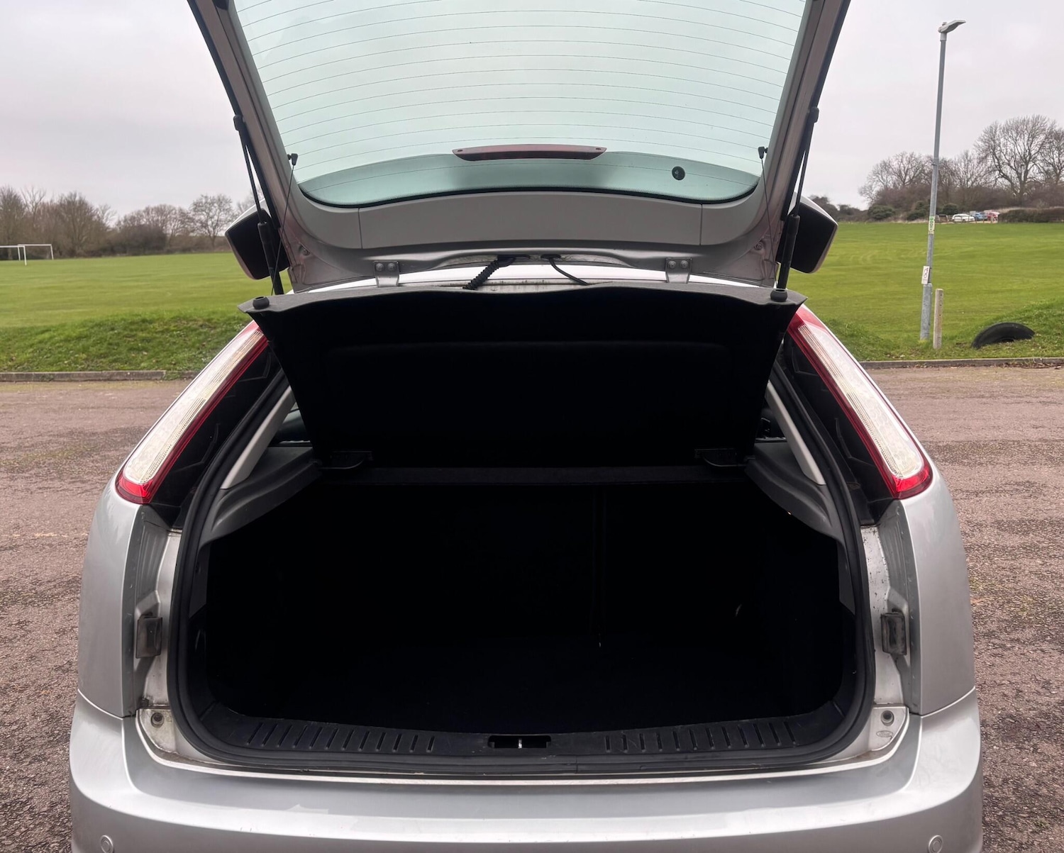 Used Ford Focus 2010 for sale - 77291671: Photo 17