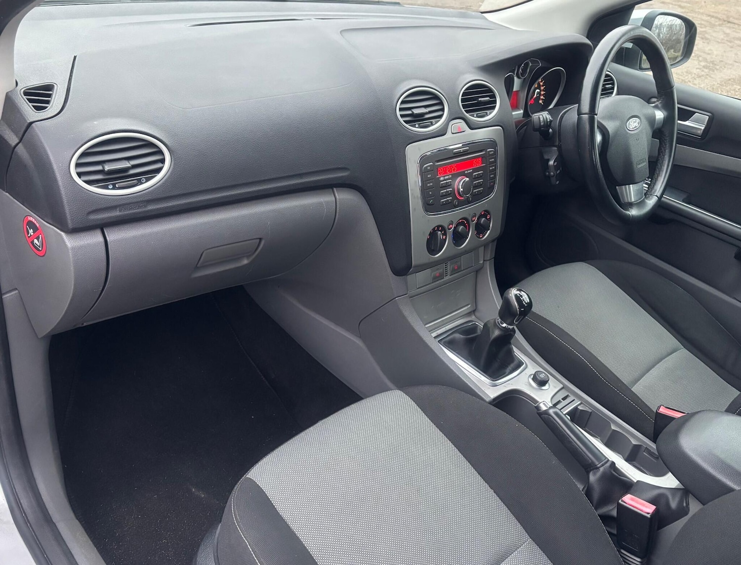 Used Ford Focus 2010 for sale - 77291671: Photo 43