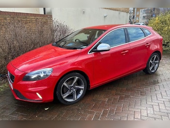 Used Volvo V40 2015 for sale - 77737947: Photo