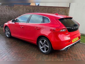 Used Volvo V40 2015 for sale - 77737947: Photo