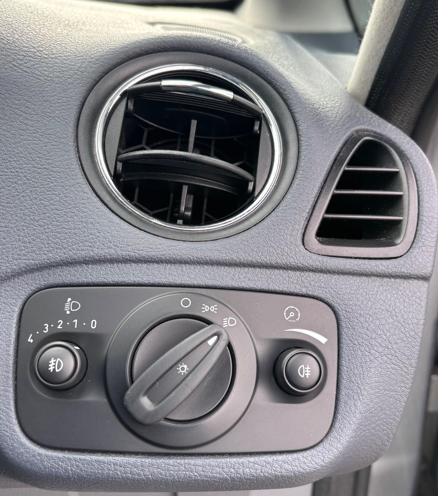 Used Ford S-Max 2010 for sale - 78148021: Photo 32