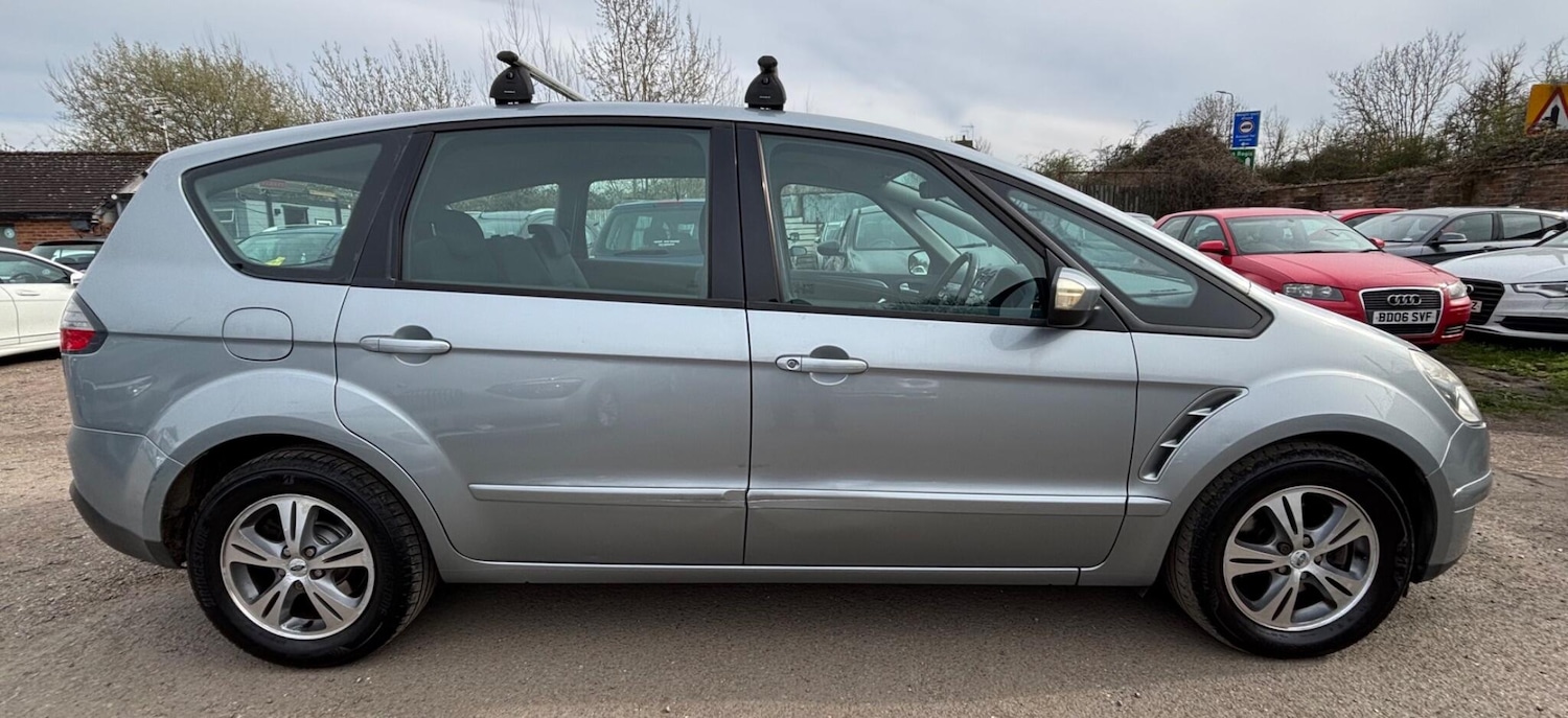 Used Ford S-Max 2010 for sale - 78148021: Photo 4