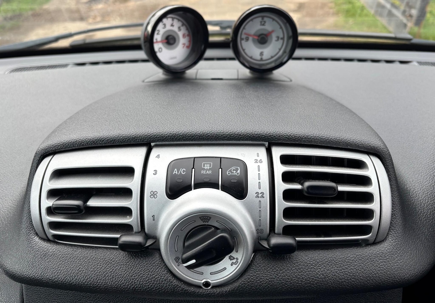 Used smart fortwo 2011 for sale - 78006756: Photo 12