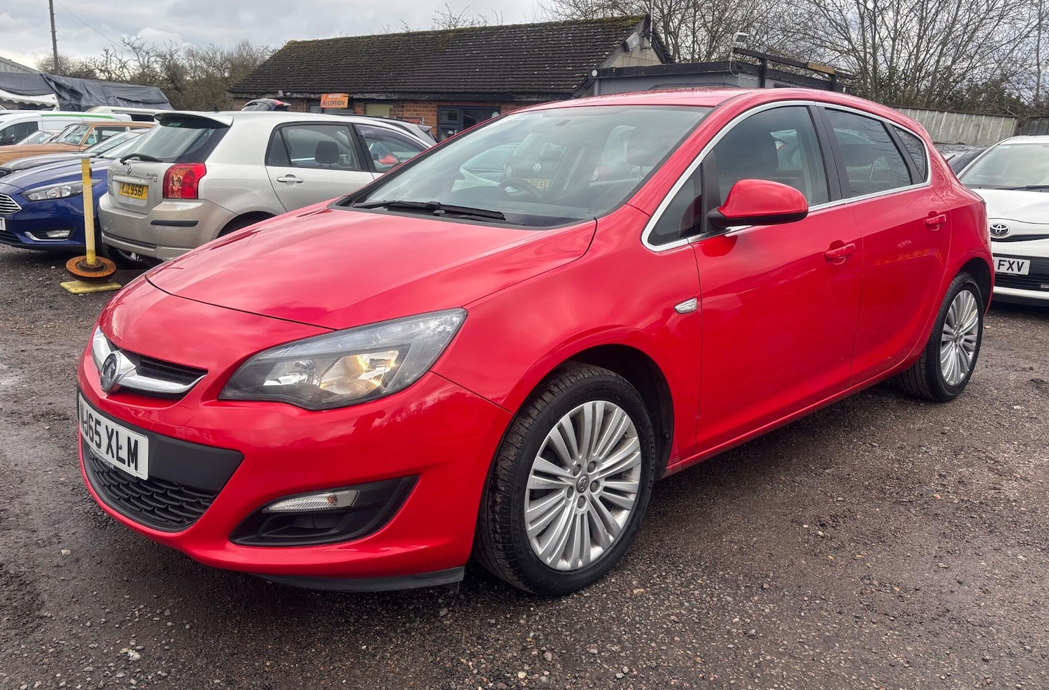 Used Vauxhall Astra 2015 for sale - 77704986: Photo 2