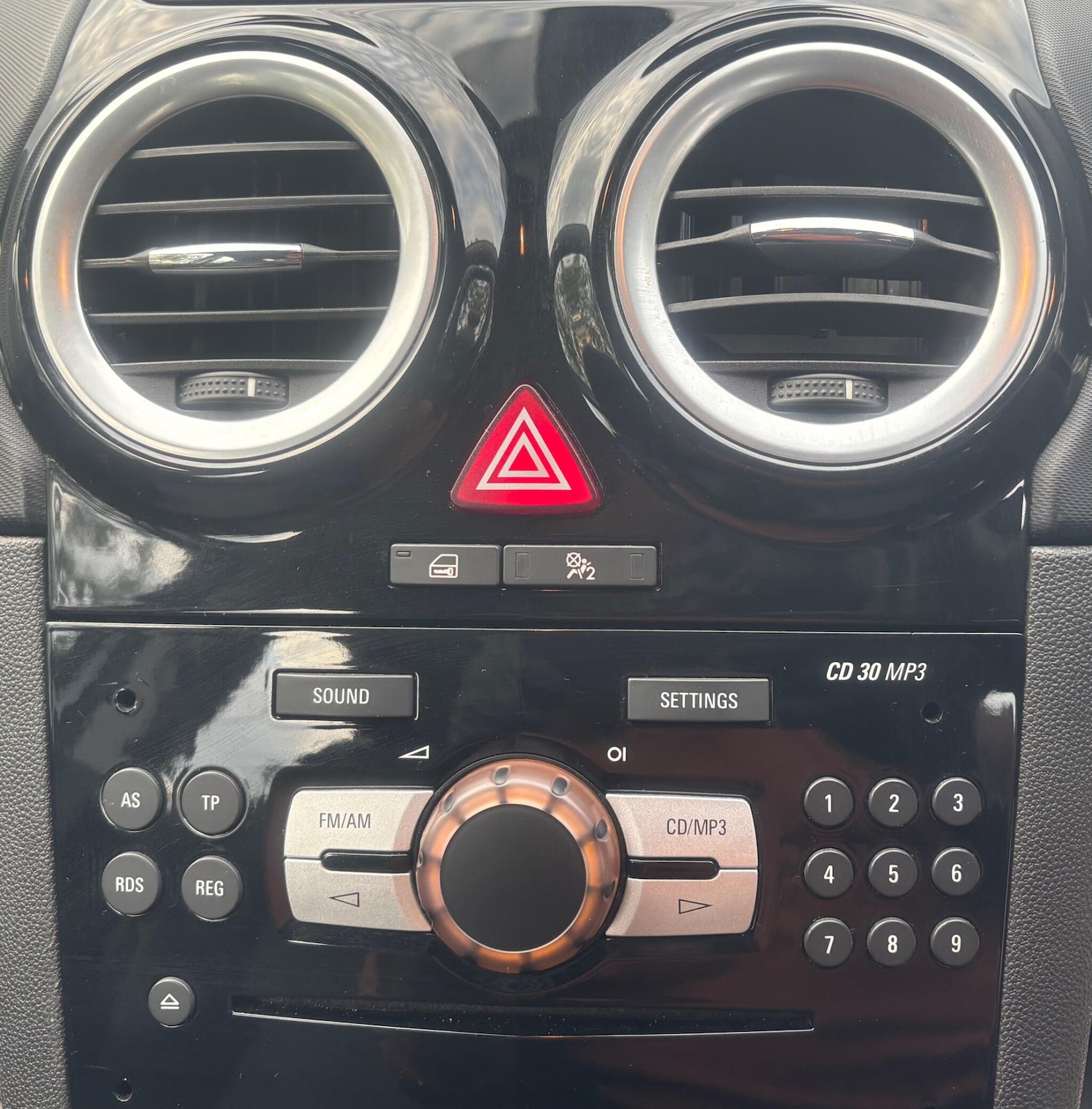 Used Vauxhall Corsa 2009 for sale - 77722832: Photo 15