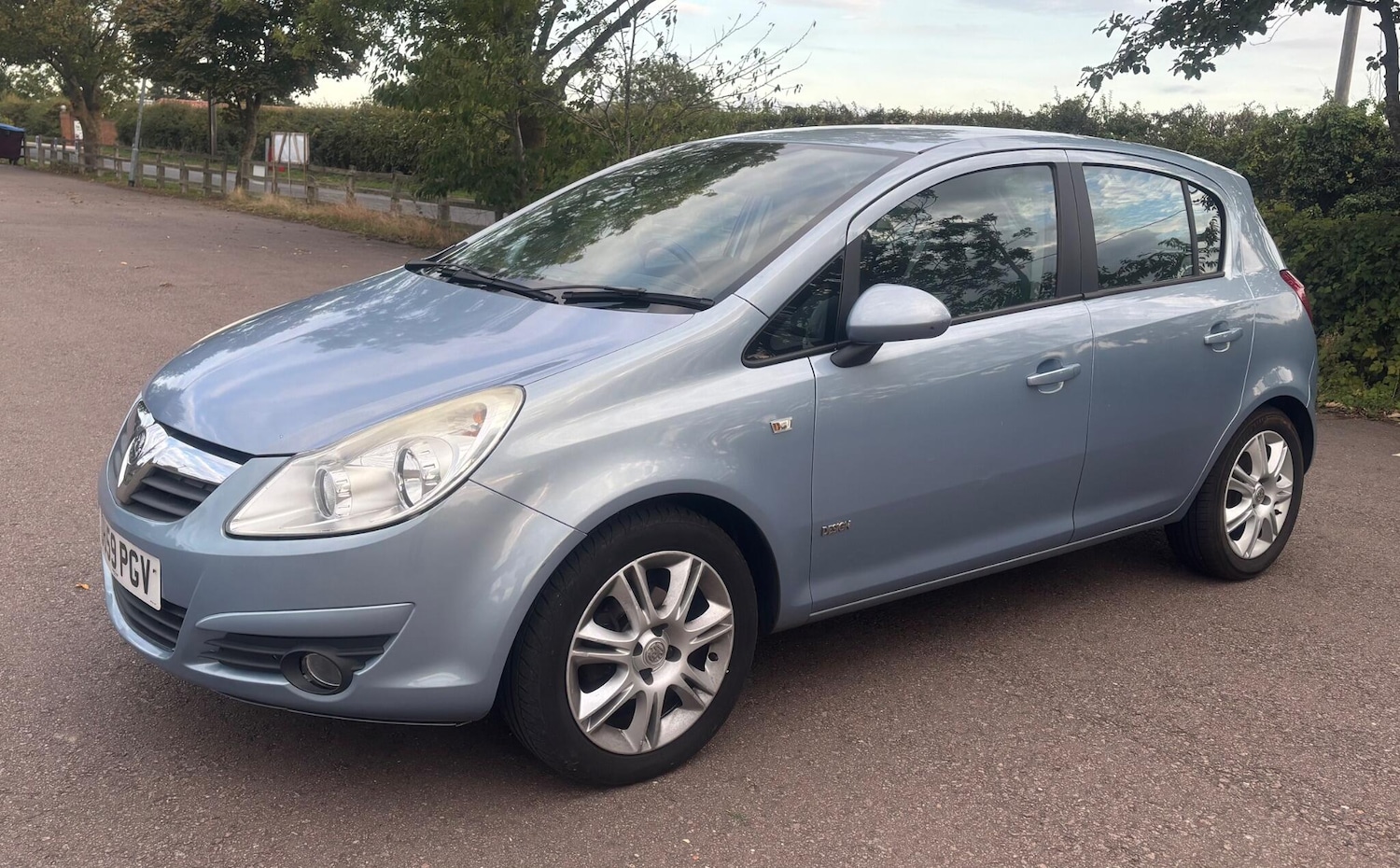 Used Vauxhall Corsa 2009 for sale - 77722832: Photo 2