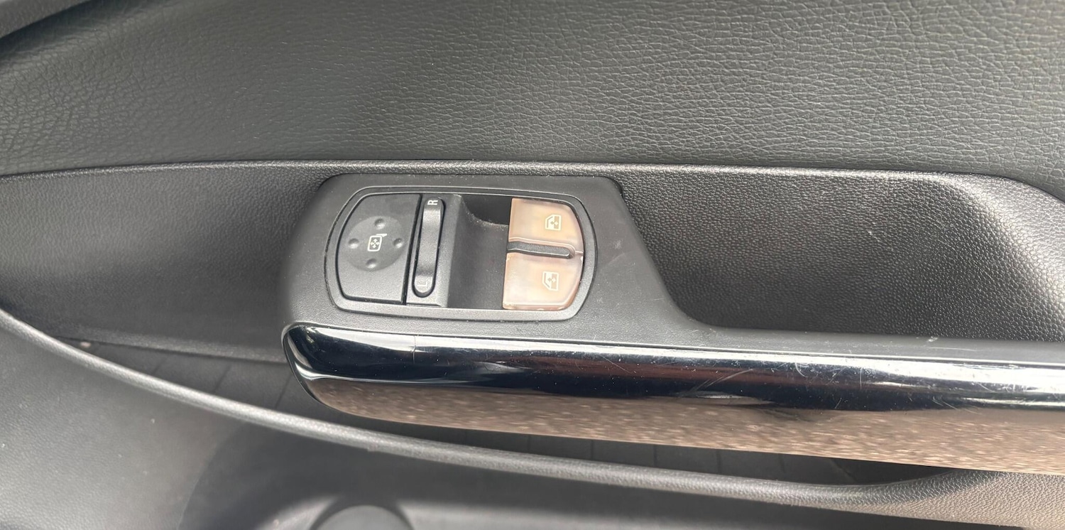 Used Vauxhall Corsa 2009 for sale - 77722832: Photo 50