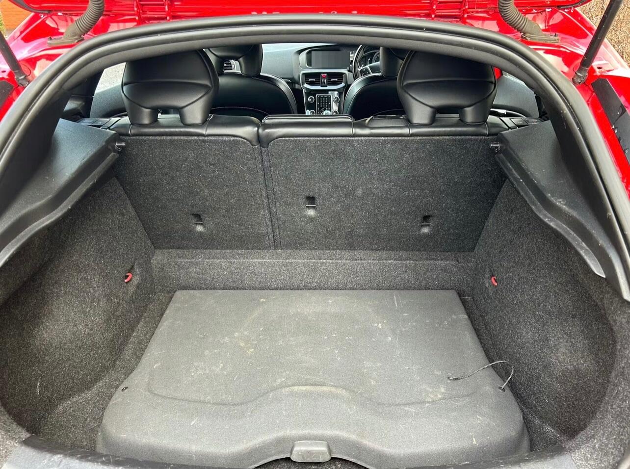 Used Volvo V40 2015 for sale - 77564901: Photo 9