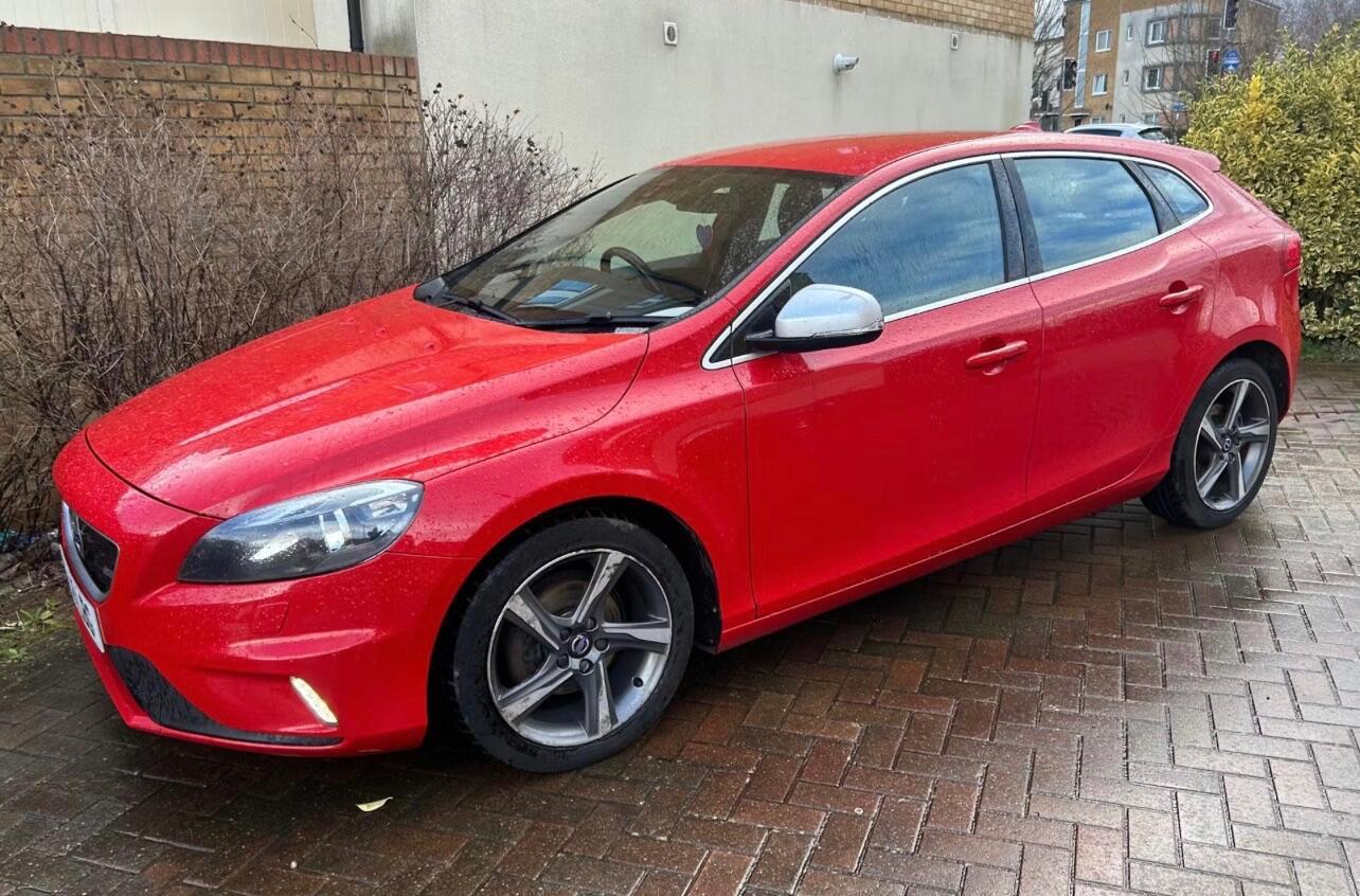 Used Volvo V40 2015 for sale - 77799288: Photo 2