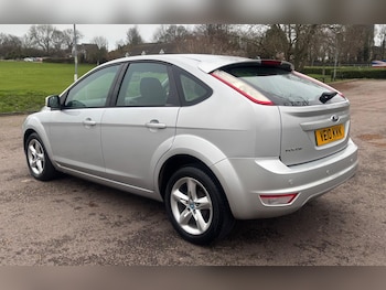 Used Ford Focus 2010 for sale - 79048899: Photo