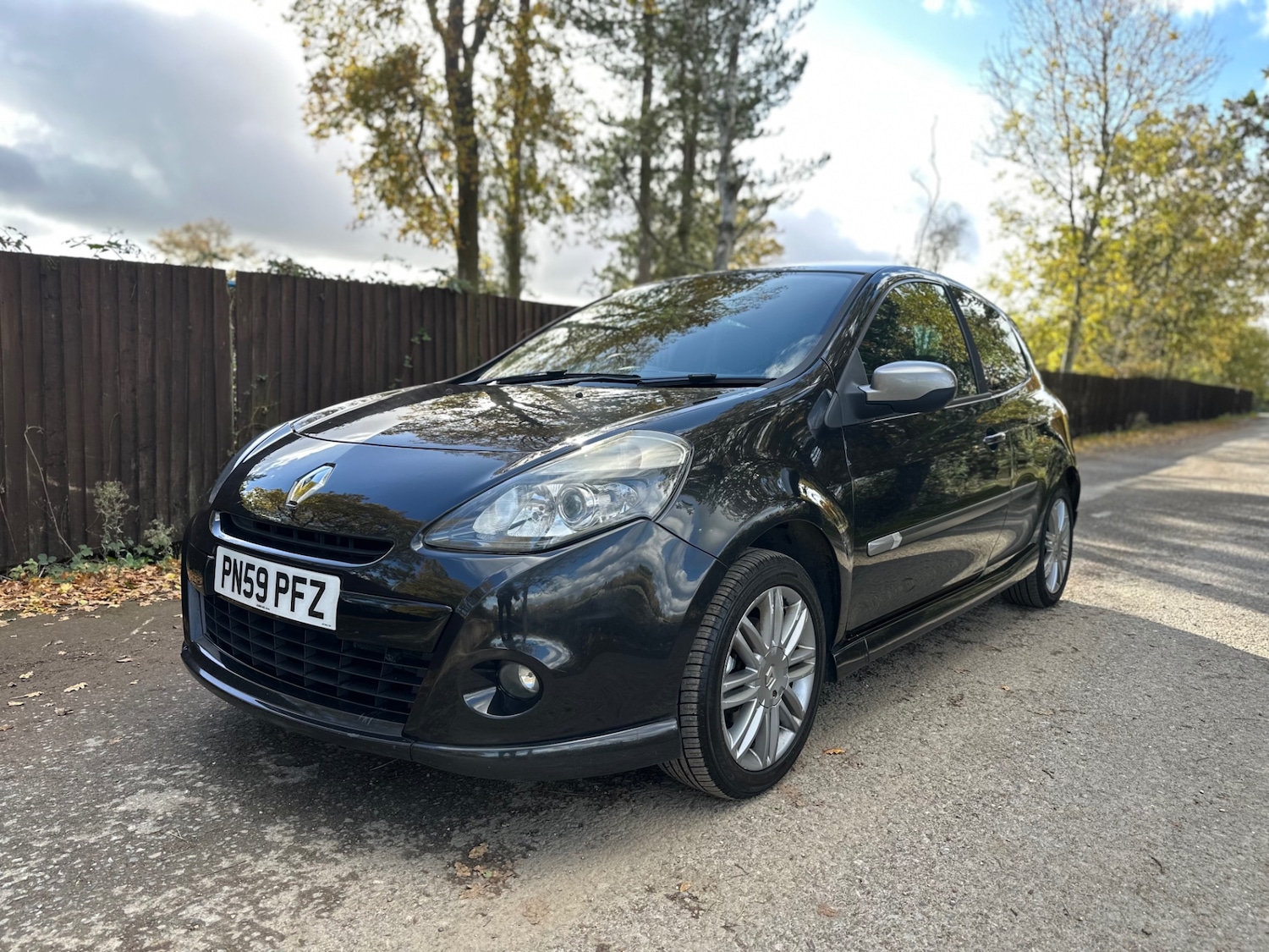 Used Renault Clio 2010 for sale - 76479958: Photo 1