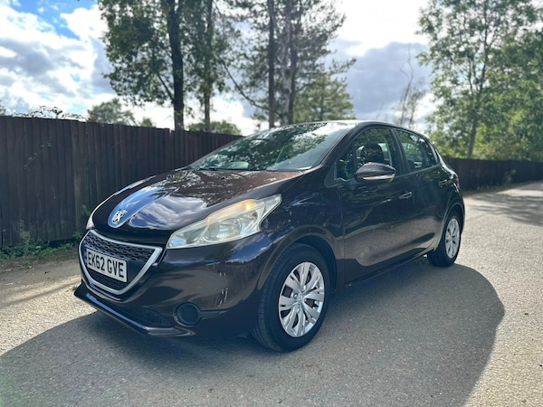 Used Peugeot 208 2012 for sale - 76126201: Photo 1