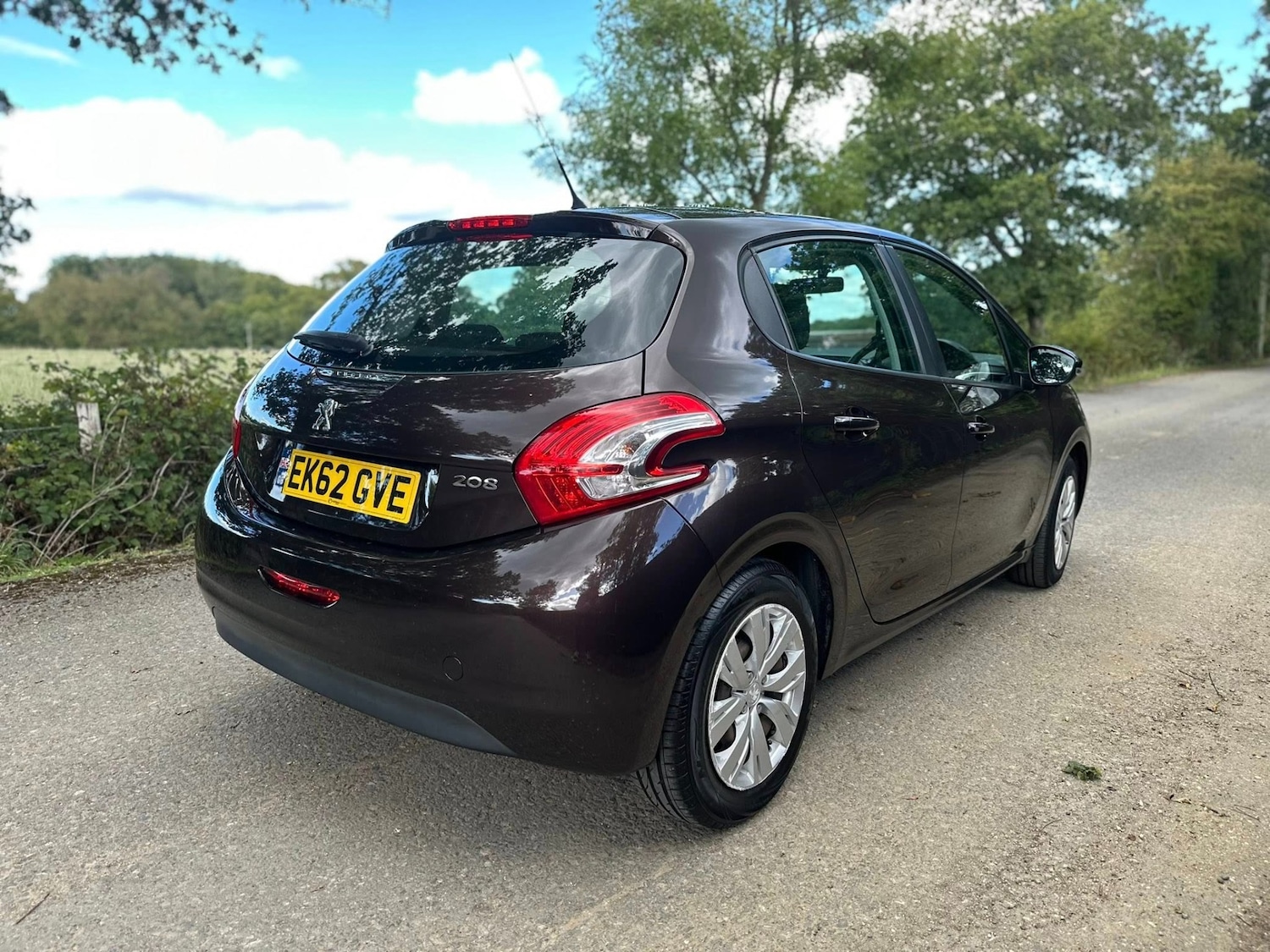 Used Peugeot 208 2012 for sale - 76126201: Photo 2