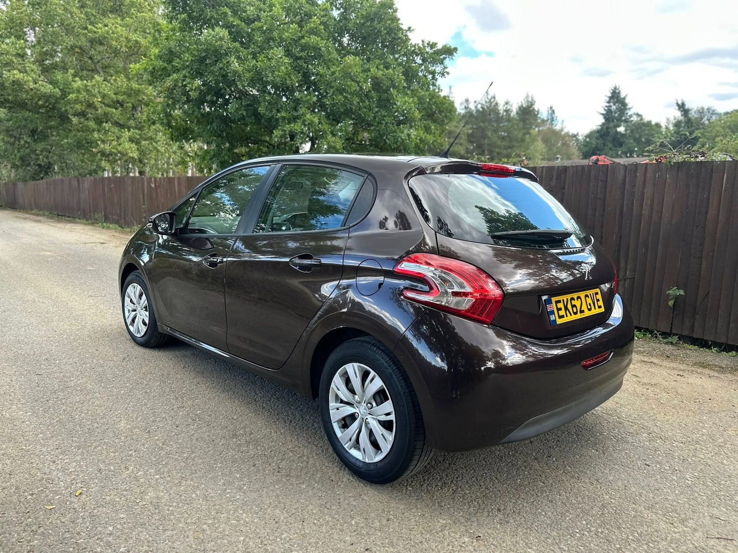 Used Peugeot 208 2012 for sale - 76126201: Photo 3