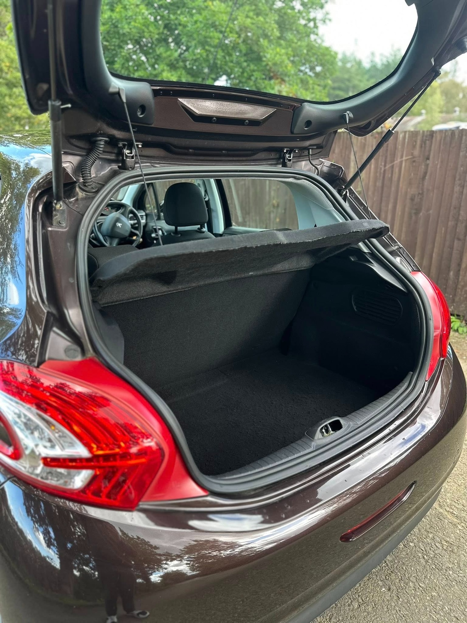 Used Peugeot 208 2012 for sale - 76126201: Photo 5