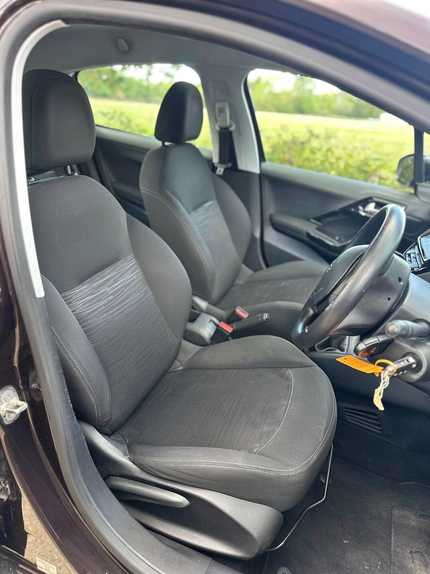 Used Peugeot 208 2012 for sale - 76126201: Photo 6