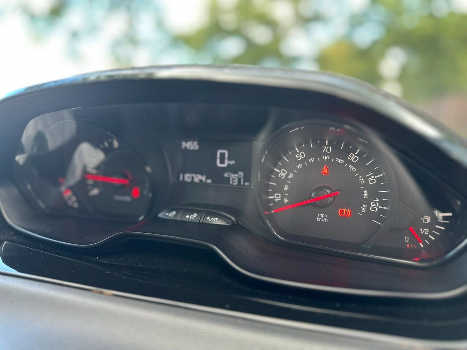 Used Peugeot 208 2012 for sale - 76126201: Photo 8