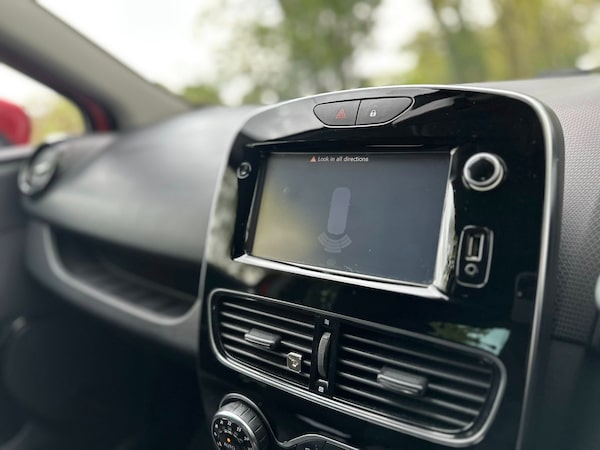 Used Renault Clio 2018 for sale - 75329460: Photo 10