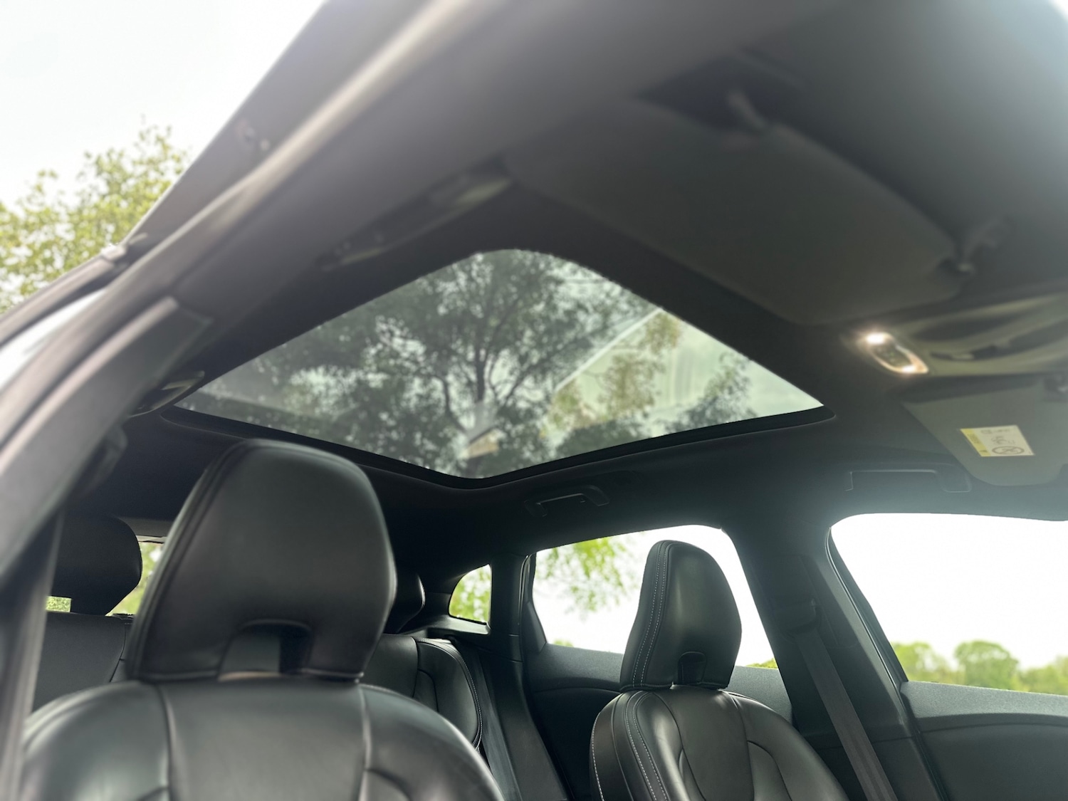 Used Volvo V40 2014 for sale - 76079797: Photo 13