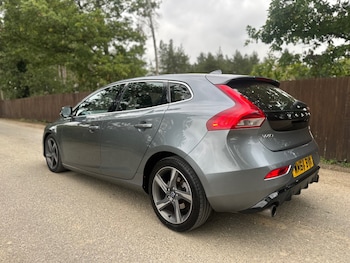 Used Volvo V40 2014 for sale - 76079797: Photo