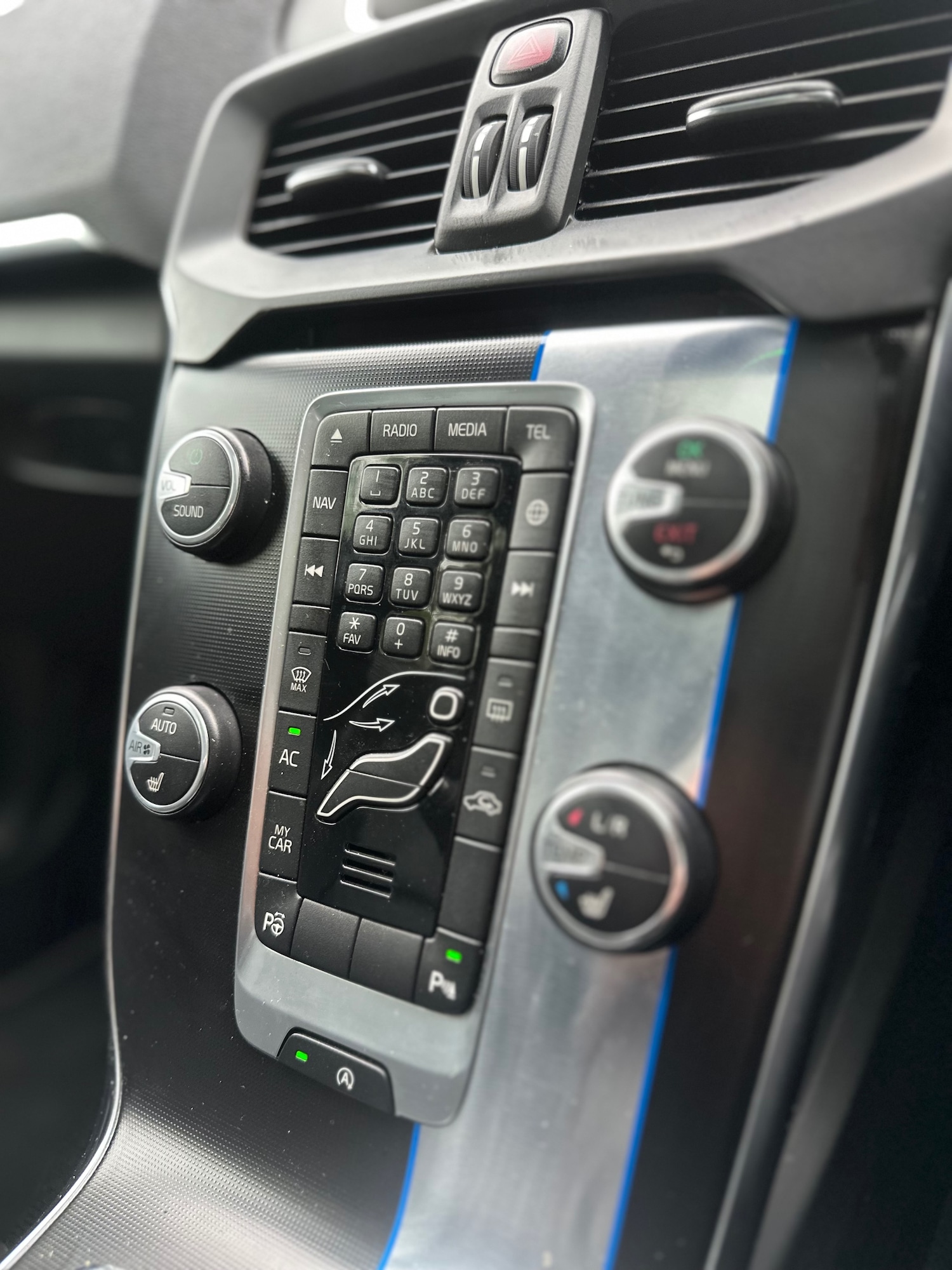 Used Volvo V40 2014 for sale - 76079797: Photo 9
