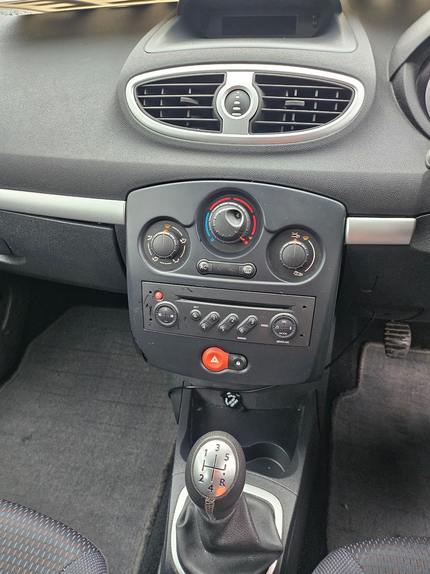 Used Renault Clio 2008 for sale - 76985139: Photo 10