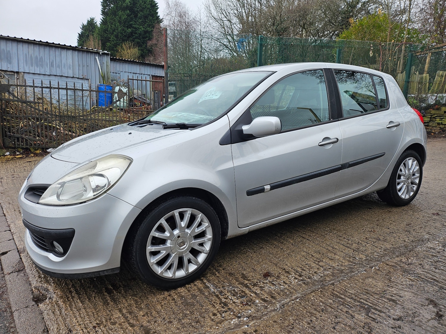 Used Renault Clio 2008 for sale - 76985139: Photo 3