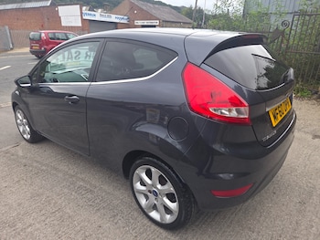 Used Ford Fiesta 2010 for sale - 76070675: Photo