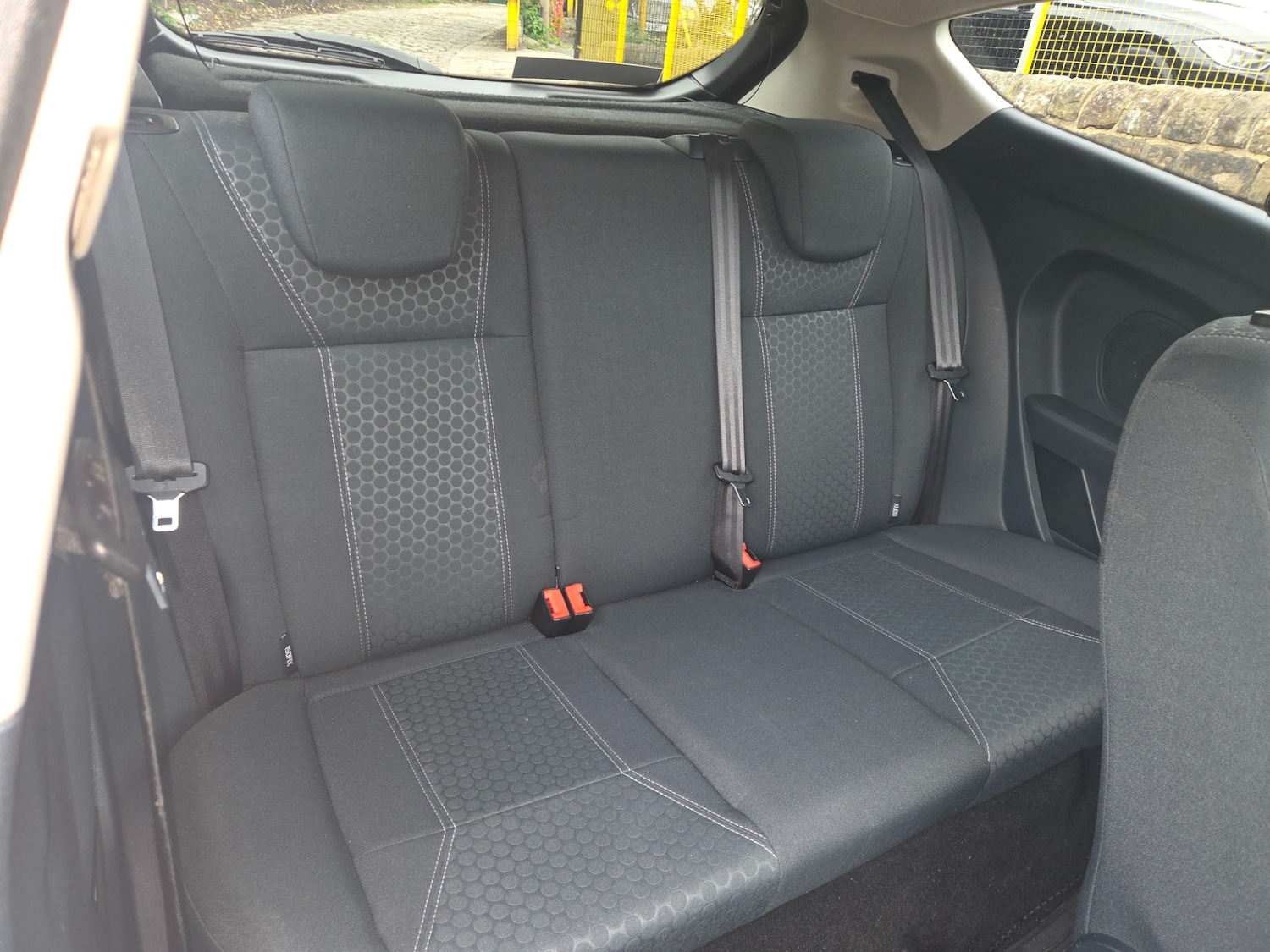 Used Ford Fiesta 2010 for sale - 76070675: Photo 7