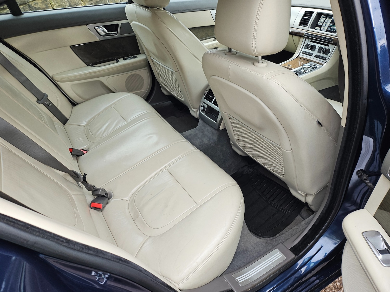 Used Jaguar XF 2013 for sale - 76450432: Photo 8