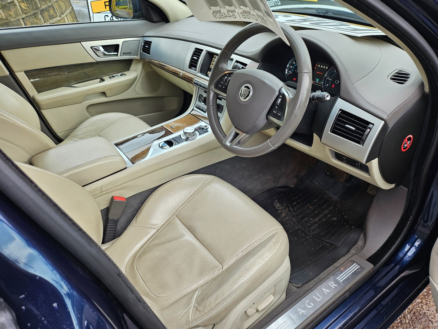 Used Jaguar XF 2013 for sale - 76450432: Photo 9