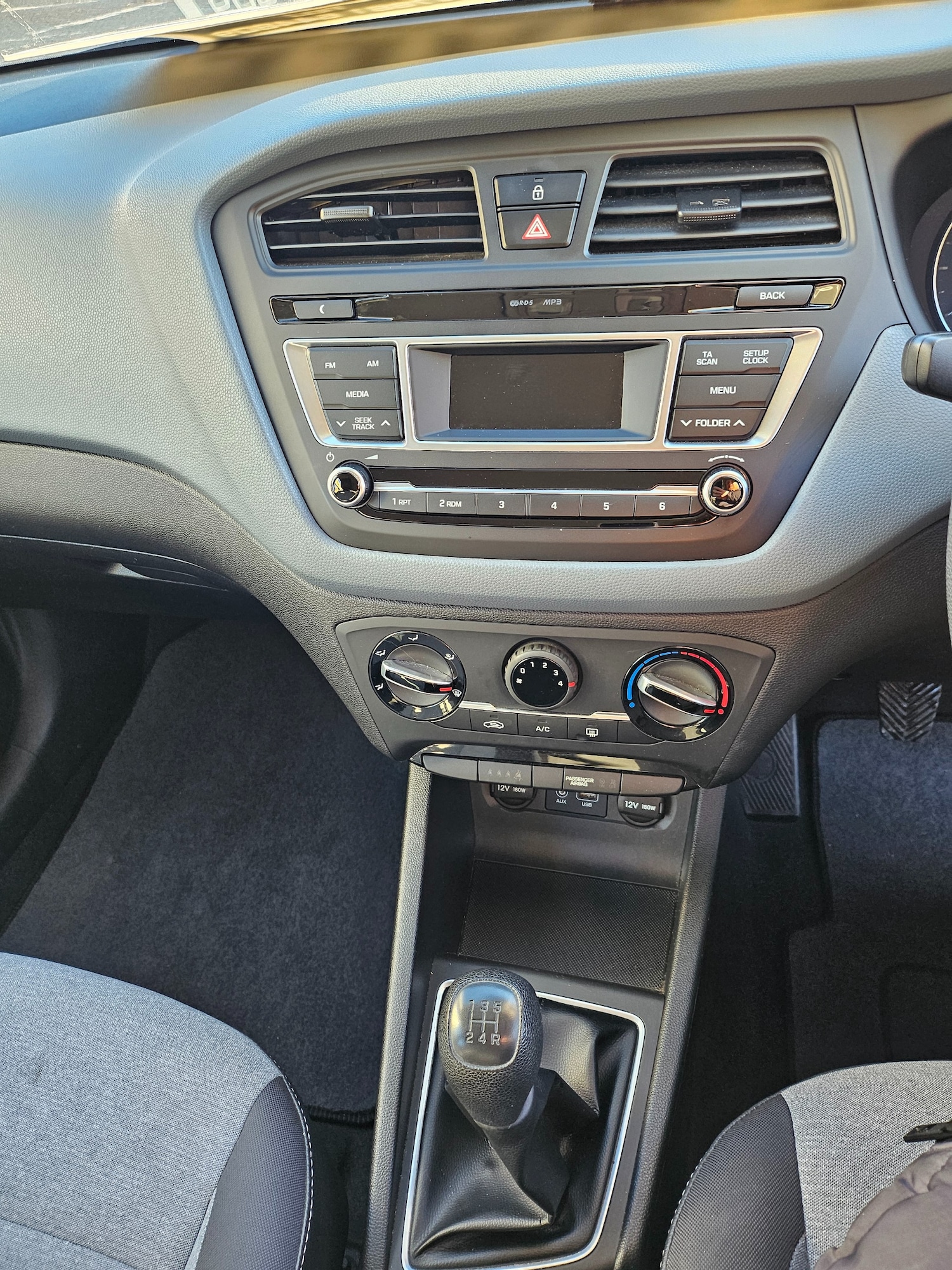 Used Hyundai i20 2015 for sale - 77125686: Photo 9