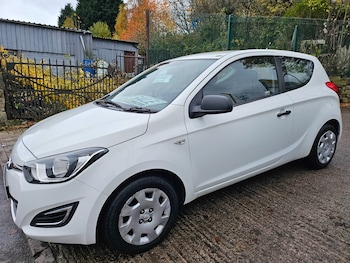 Used Hyundai i20 2014 for sale - 76471114: Photo